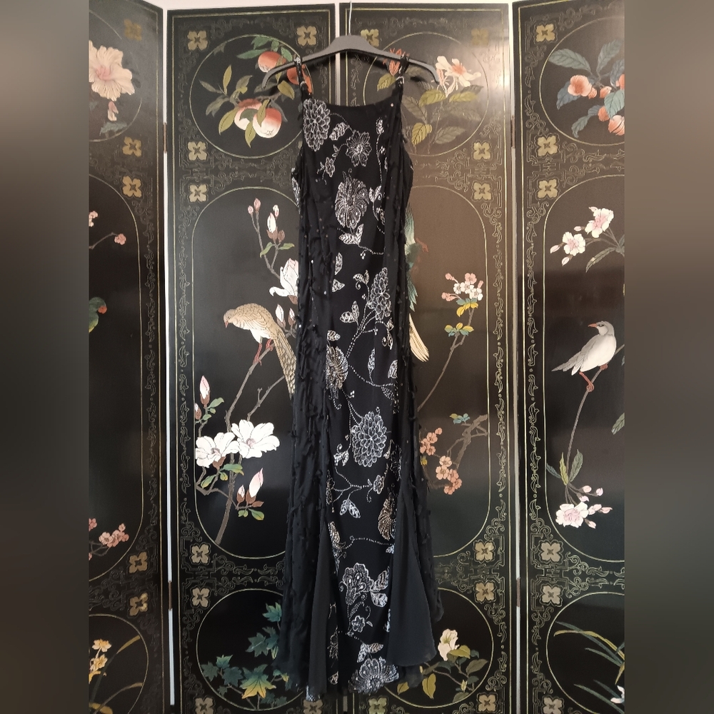 Elegant Black and White Floral Maxi Dress